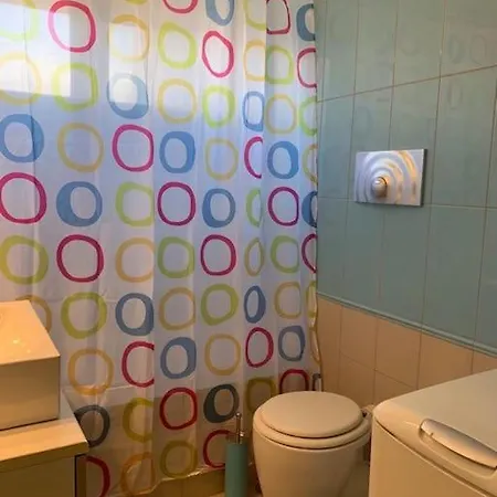 Cozy Flat In Athens City Centre - 30 Secs Walking Ampelokipoi Metro Station Exterior photo