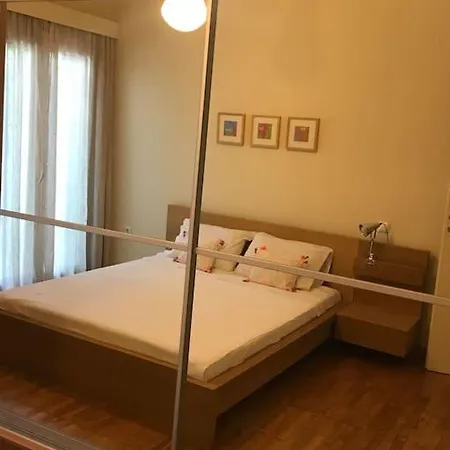 Cozy Flat In Athens City Centre - 30 Secs Walking Ampelokipoi Metro Station Exterior photo