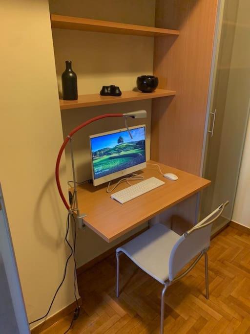 Cozy Flat In Centre - 30 Secs Walking Ampelokipoi Metro Station Apartment *