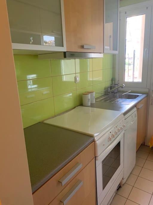 Apartment Cozy Flat In Centre - 30 Secs Walking Ampelokipoi Metro Station *
